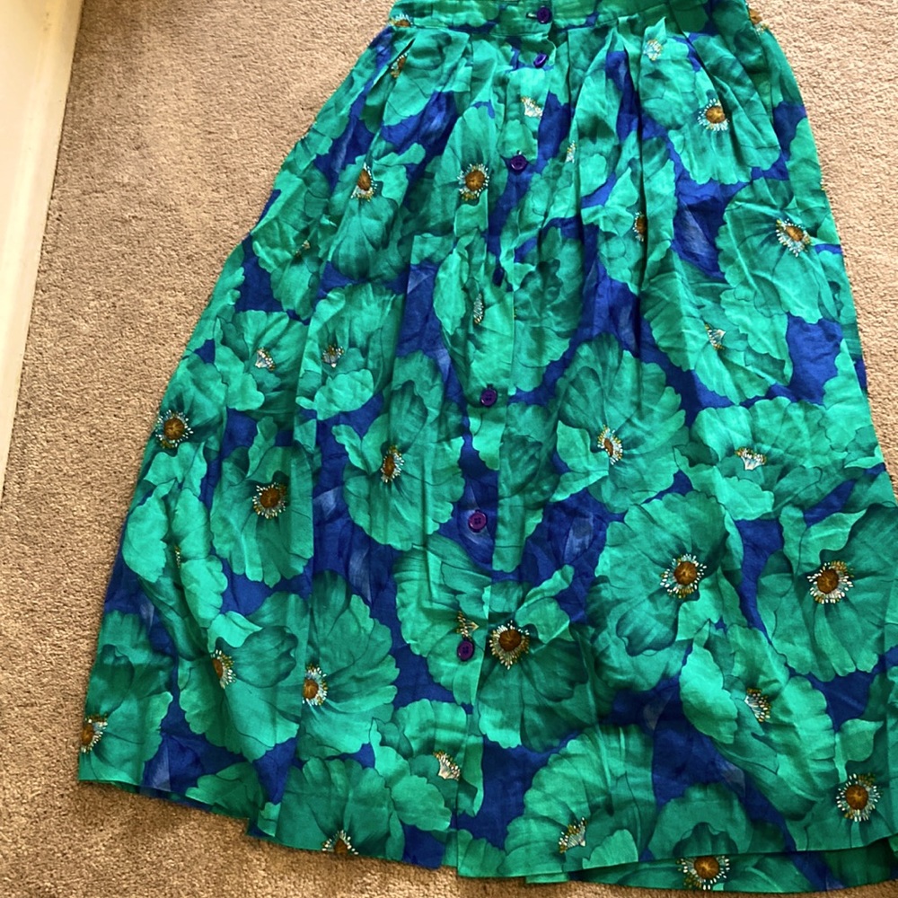 Vintage floral midi skirt button down size 10 but probably a size 0.